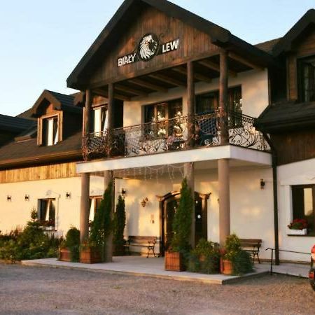 Osrodek Bialy Lew Bed & Breakfast Wojciechow  Exterior photo