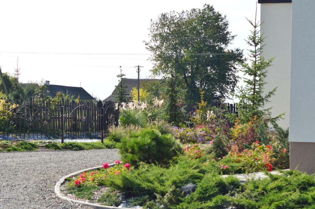 Osrodek Bialy Lew Bed & Breakfast Wojciechow  Exterior photo